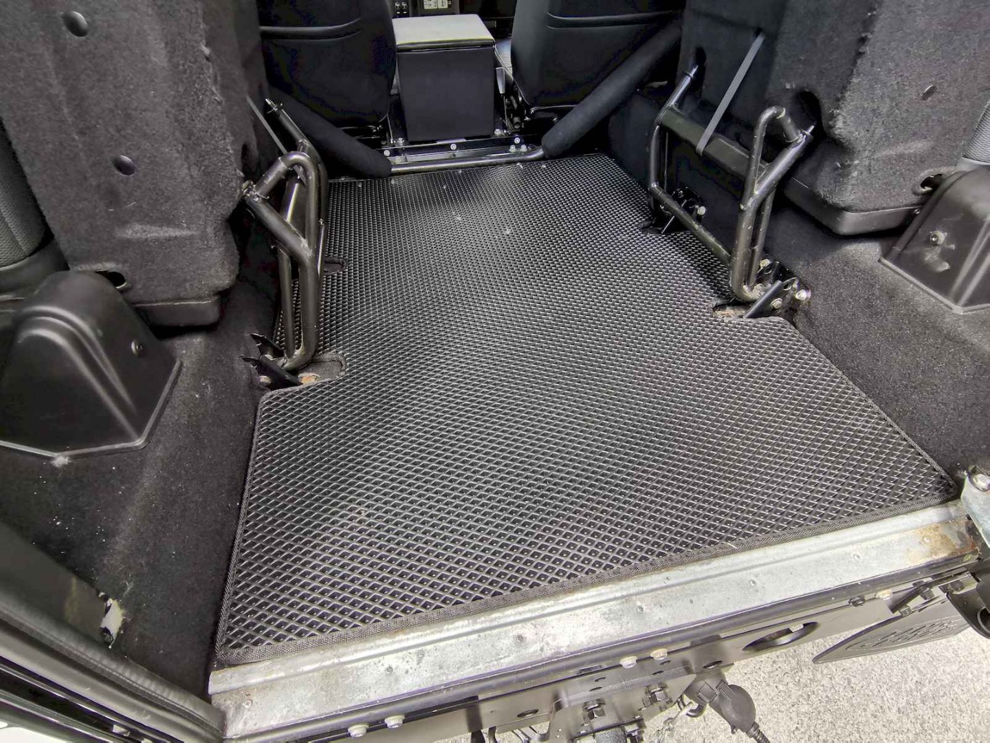 EVA автоковрики для Land Rover Defender (L316/3 двери)  2007-2016 рестайлинг НЕСТАНДАРТ — IMG_20220607_135118 resized